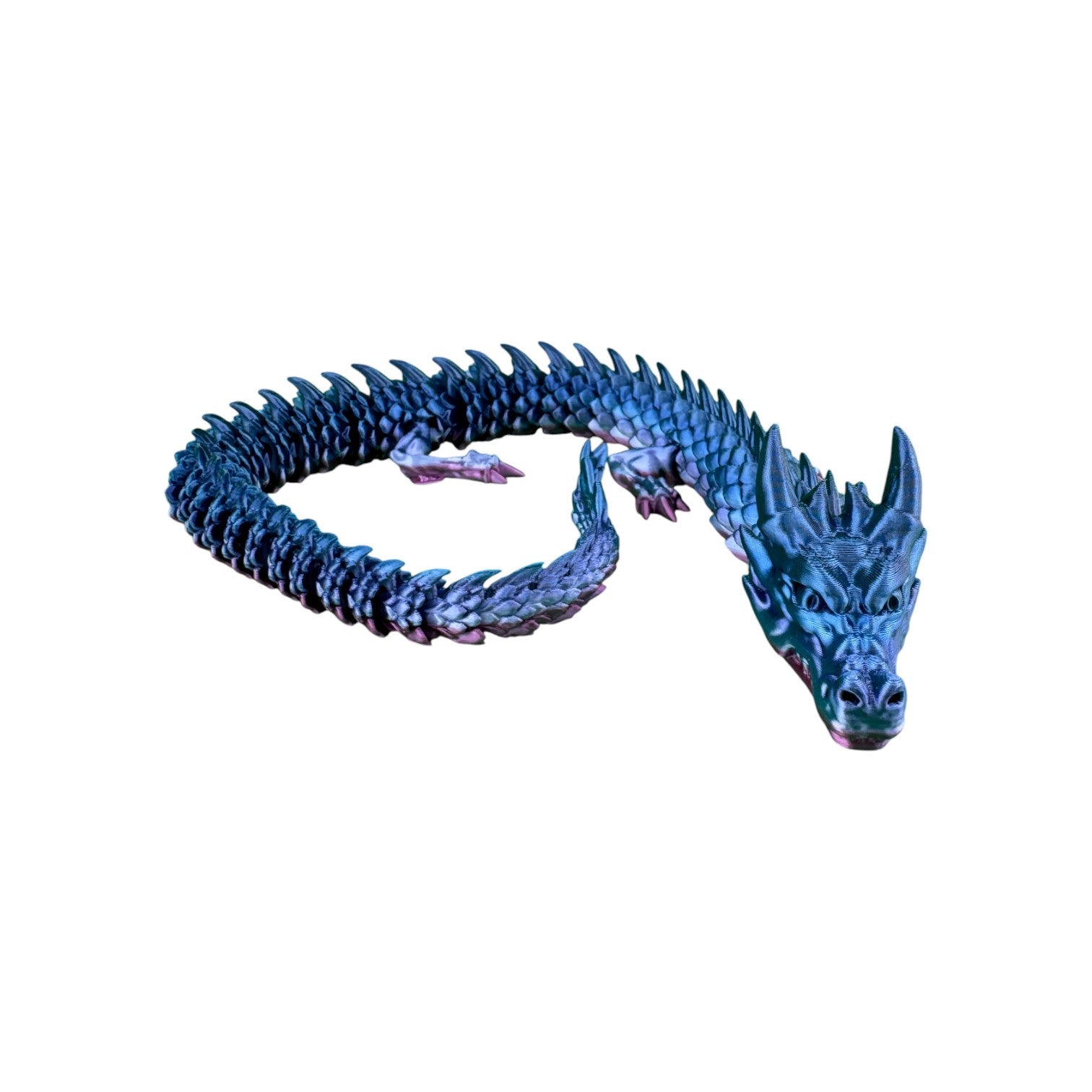 Lange articulated draak blauw-roze, gebogen lichaam met schubben - zijaanzicht