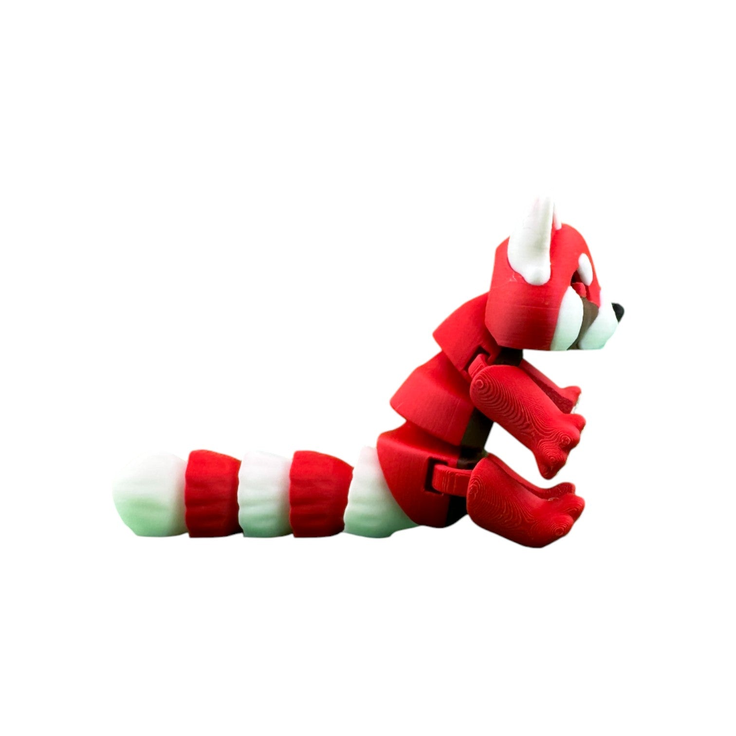 Articulated rode panda rood/wit/bruin 14 cm zijaanzicht zittend met lange rood-witte staart